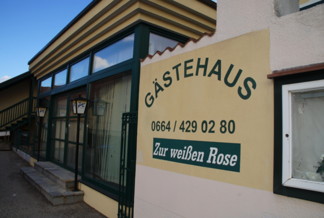 An diesem Standort befinden sich das Gästehaus zur weißen Rose und das Gasthaus Paltnerhof. | Foto: Pichler