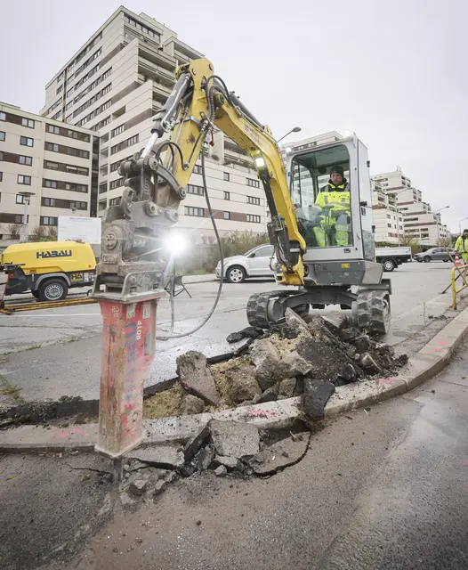 Alle verfügbaren Kräfte waren mit "Grabungs- und Reparaturarbeiten" beschäftigt.   | Foto: Johannes Zinner/Wien Energie