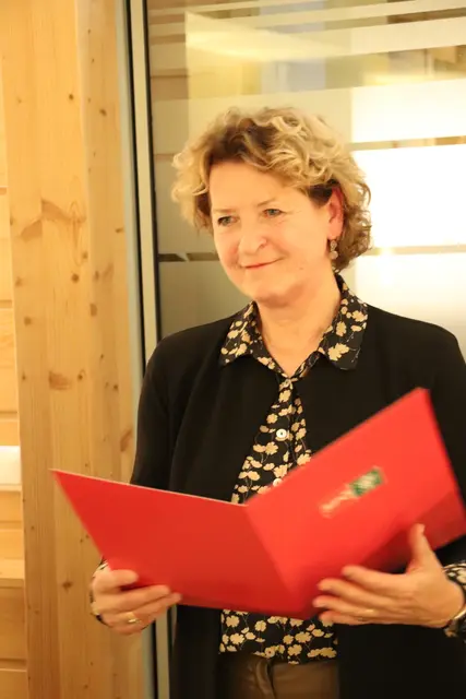 Ursula Lackner fand für jeden der Geehrten dankende und lobende Worte. | Foto: Edith Ertl