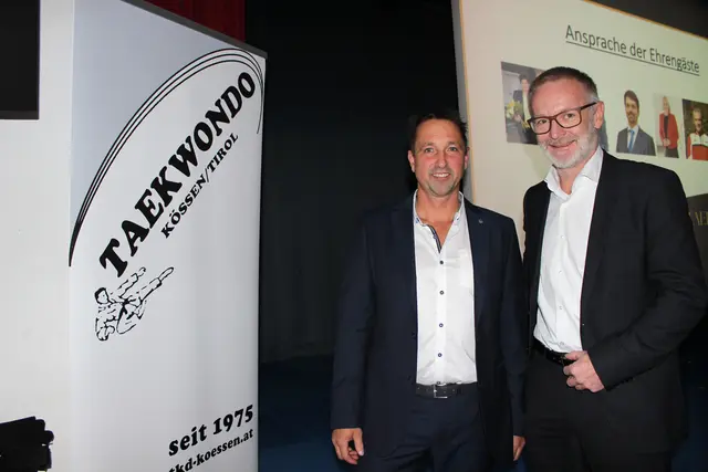 v.l.: Alex Lechthaler und Bgm. Reinhold Flörl