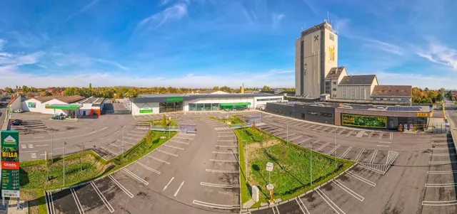 Der Standort in Ebreichsdorf hat eine Photovoltaikanlage am Dach installiert. | Foto: Lagerhaus Wiener Becken