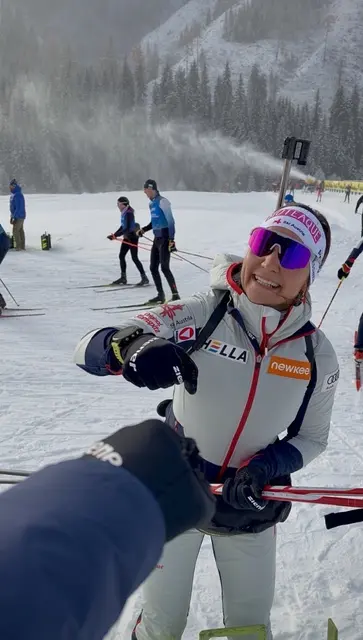 Gut gelaunt in die Saison: Dunja Zdouc. | Foto: Ski Austria