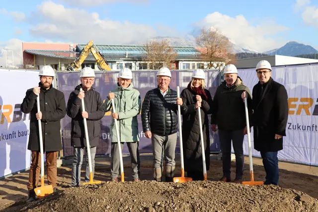 Die Projektsteuerung übernimmt die Firma Linear3 GmbH, die Planung stammt von der Architektengruppe P3 ZT GmbH. Bauausführende Firma ist Riederbau GmbH. | Foto: Christiane Nimpf