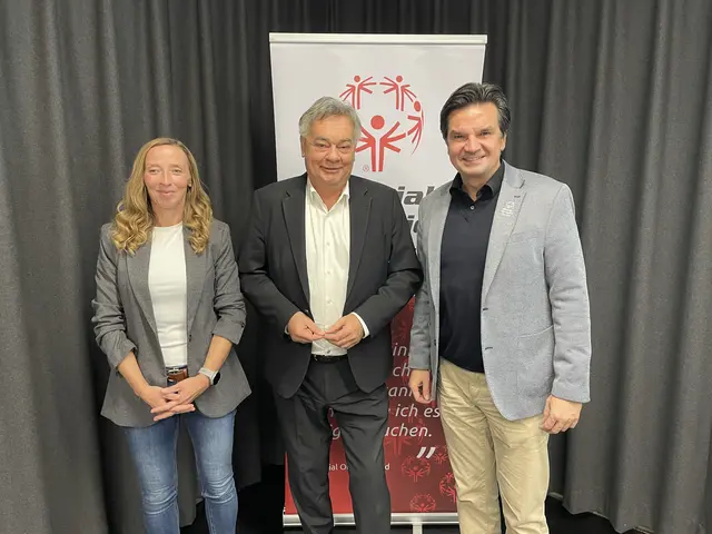 Glückliches Führungstrio: Elfi Weinzierl (Geschäftsführerin von Special Olympics Steiermark), Werner Kogler (Präsident Special Olympics Steiermark), Laurenz Maresch (Präsident Special Olympics Österreich) | Foto: Special Olympics Österreich