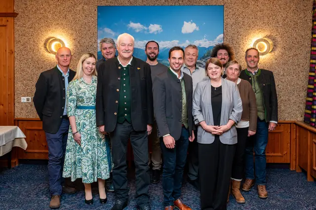 Der neue SPÖ-Parteivorstand in Bad Goisern. | Foto: Edwin Husic