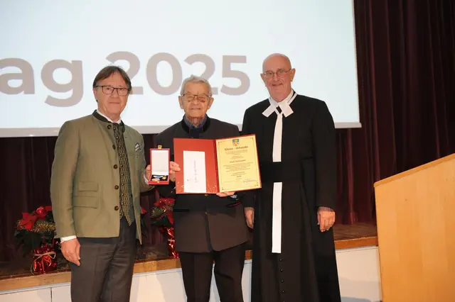 Bürgermeister Josef Wendtner, Pfarrer Josef Aichriedler und Prälat Hans Holzinger (v.l.). | Foto: Marktgemeinde Mondsee