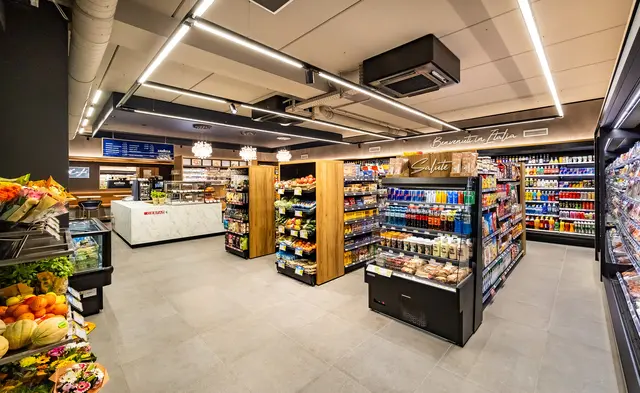 Auch Tankstellenshops bieten ein umfangreiches Sortiment an.  | Foto: SPAR/Brunnbauer