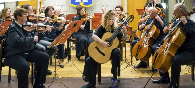 Lena Steinkellner spielte das Largo aus dem Concerto für Gitarre und Orchester von Antonio Vivaldi.