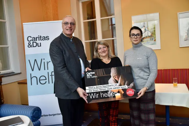Armut ist im Burgenland allgegenwertig: (v.l.) Bischof Ägidius J. Zsifkovics, Klientin der Caritas Rosi Moll und Caritas-Direktorin Melanie Balaskovics | Foto: Stefan Schneider/MeinBezirk