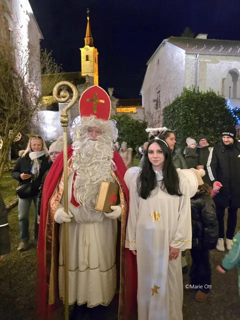 Nikolaus, Schloss Spielfeld