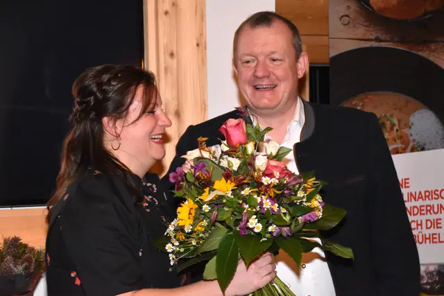 Lobende Worte von allen Seiten gab es für die Projektmanagerin Anna-Maria Millinger. | Foto: Johanna Bamberger