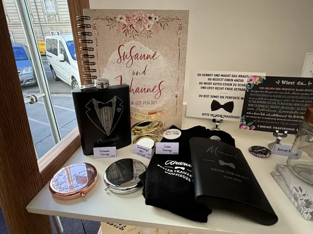 Flachmann, Taschenspiegel oder Tagebuch: Bei Feenstaub wird es persönlich. | Foto: Nathanael Peterlini/MeinBezirk