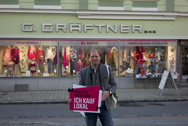 Auch Bernhard Dissauer-Stanka (WKNÖ) kauft regional. | Foto: Santrucek