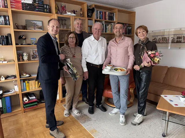 Gemeinsam feiert man ein ganz besonderes Jubiläum bei "Essen auf Rädern". | Foto: IMS