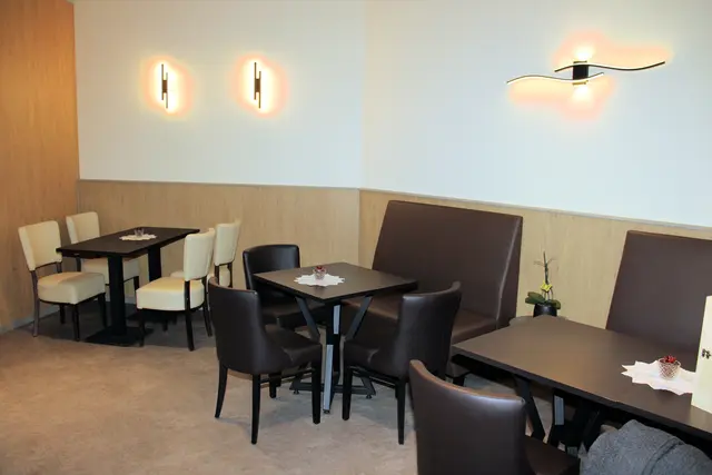 Gemütliche Räumlichkeiten bei HoPo, in der warmen Jahreszeit gibt es hier das beliebte Temmel-Eis. | Foto: Cescutti