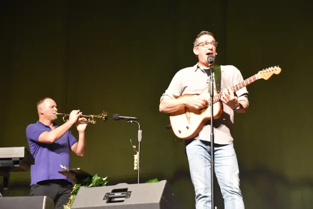 Musikkabarett vom Feinsten boten die Alleskönner Stipsits und Gernot. | Foto: Michael Strini