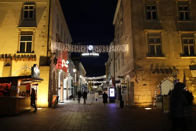 Der erste queere Punschstand Niederösterreichs öffnet am 5. und 6. Dezember seine Pforten in der Wienerstraße. | Foto: Schauer