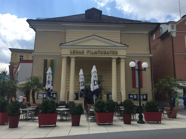 Das Lehár-Theater in Bad Ischl wurde Ziel eines Vandalismus-Akts. Die jugendlichen Verdächtigen sollen ihre Tat obendrein noch gefilmt und ins Internet gestellt haben. | Foto: MeinBezirk/Gratzer (Archivfoto)