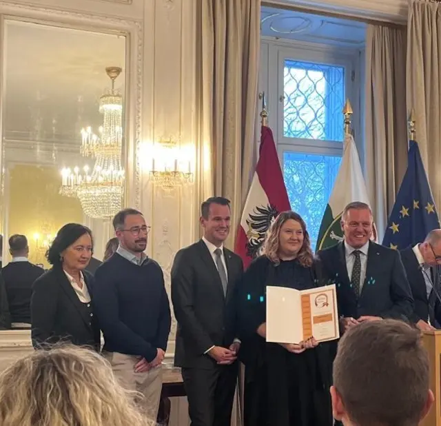 Direktorin Julia Böhmer freute sich sehr über das Sportgütesiegel für die Mittelschule Bärnbach. | Foto: Mittelschule Bärnbach