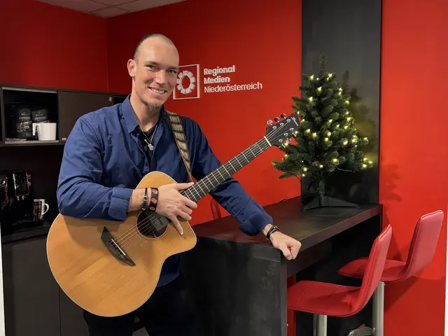 Philipp Schartner nutzt die Musik, um Trauer und persönliche Erlebnisse in eigenen Liedern auszudrücken. | Foto: Michaela Müller