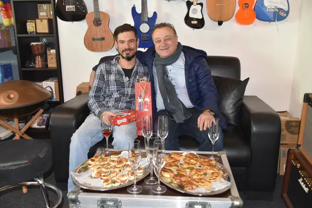 Manuel Kantz mit dem Pinkafelder Musikschuldirektor Manfred Weber | Foto: Michael Strini