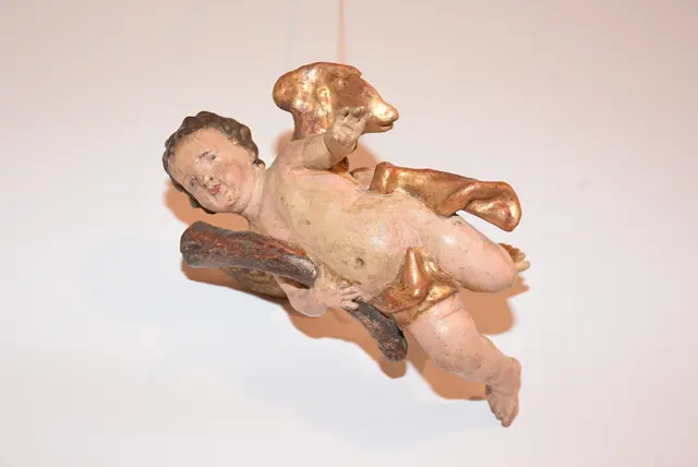 Eröffnet wurde im Heimathaus Stadtmuseum Perg die Ausstellung „Himmlische Boten - Engel begleiten durch die Zeit“.   | Foto: Robert Zinterhof