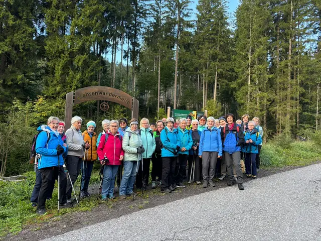 Die aktiven Mitglieder zog es heuer nach Fresach zur Krebswandermeile, wo sie einen Einblick in die Lebenswelt der seltenen Steinkrebse gewannen. | Foto: Kneipp Aktiv-Club Spittal