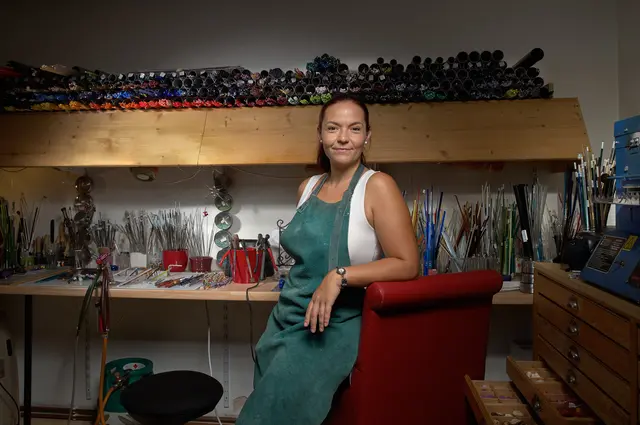 Maria Landau in ihrer Werkstatt