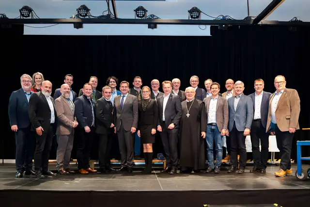 Ein starkes Zeichen des Zusammenhalts: Vertreter:innen von Kirche, Land und Kommunen vereint im Engagement in der Region Eisenstraße | Foto: eisenstrasse.info
