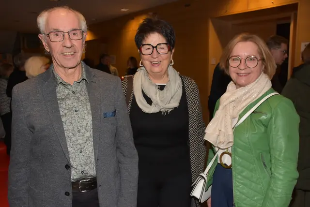 Die Cellistin und Singer-Songwriterin Marie Spaemann und der Akkordeonist Christian Bakanic waren zu Gast beim Kulturverein Waldhausen. Die Besucher waren begeistert.  | Foto: Zinterhof