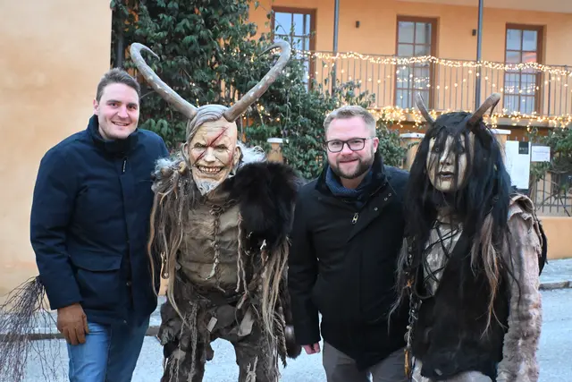 Benedikt Miksch und Bürgermeister Erich Stubenvoll mit Locos Diavolos