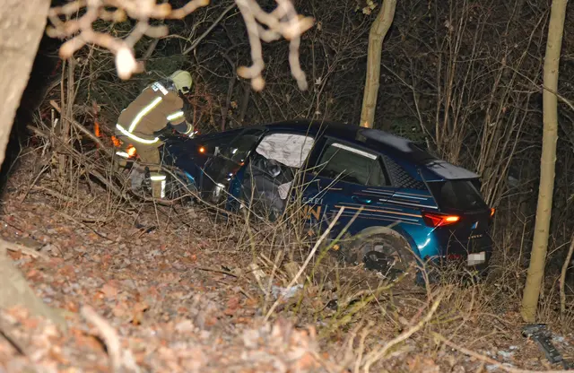 Ein 18-Jähriger und eine 16-Jährige wurden bei einem Verkehrsunfall in Baumkirchen leicht verletzt. | Foto: ZOOM.TIROL