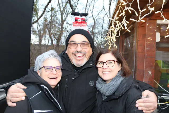 Organisatorin Sabine Schabauer, Tonmeister Hans-Jürgen "Nili" Neuzil, Linda Köckenberger. | Foto: Manfred Wlasak