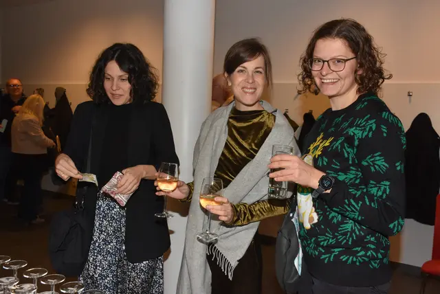 Die Cellistin und Singer-Songwriterin Marie Spaemann und der Akkordeonist Christian Bakanic waren zu Gast beim Kulturverein Waldhausen. Die Besucher waren begeistert.  | Foto: Zinterhof