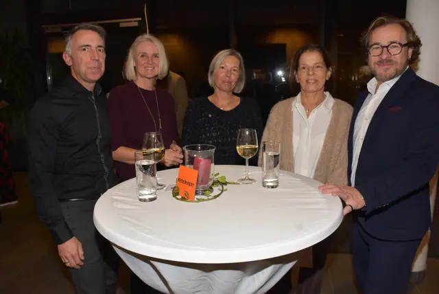 Die Cellistin und Singer-Songwriterin Marie Spaemann und der Akkordeonist Christian Bakanic waren zu Gast beim Kulturverein Waldhausen. Die Besucher waren begeistert.  | Foto: Zinterhof