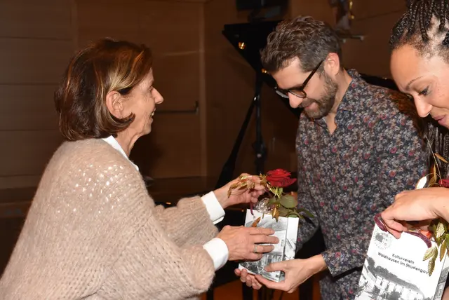 Die Cellistin und Singer-Songwriterin Marie Spaemann und der Akkordeonist Christian Bakanic waren zu Gast beim Kulturverein Waldhausen. Die Besucher waren begeistert.  | Foto: Zinterhof