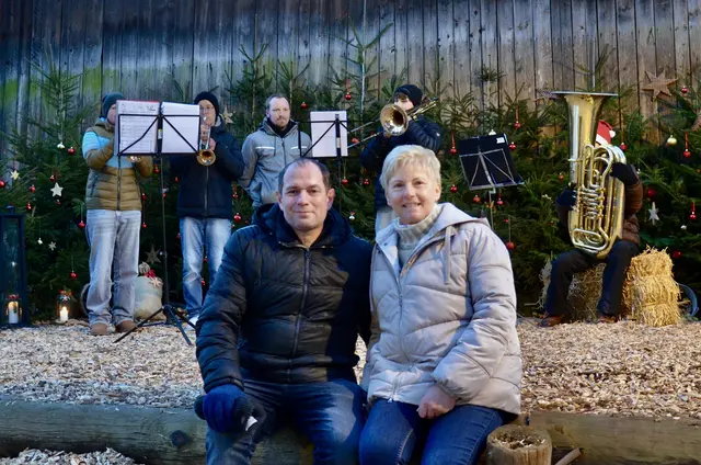 Obmann des FVDV Seebenstein Josef Glatzl mit Bürgermeisterin Marion Wedl  | Foto: Elisabeth Peinsipp 