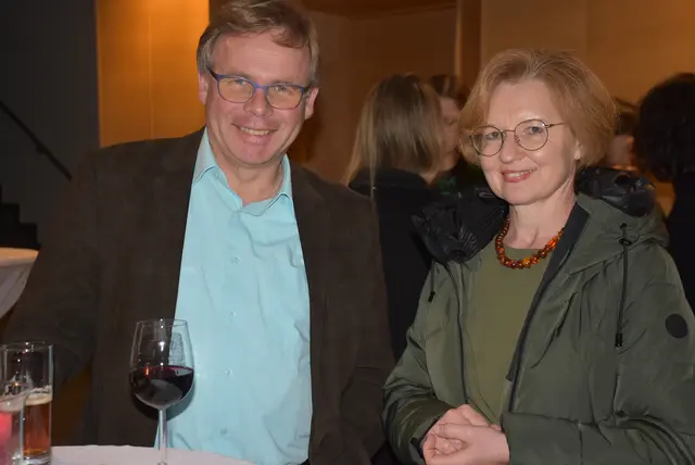 Die Cellistin und Singer-Songwriterin Marie Spaemann und der Akkordeonist Christian Bakanic waren zu Gast beim Kulturverein Waldhausen. Die Besucher waren begeistert.  | Foto: Zinterhof