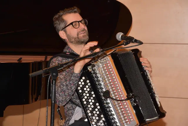 Die Cellistin und Singer-Songwriterin Marie Spaemann und der Akkordeonist Christian Bakanic waren zu Gast beim Kulturverein Waldhausen. Die Besucher waren begeistert.  | Foto: Zinterhof