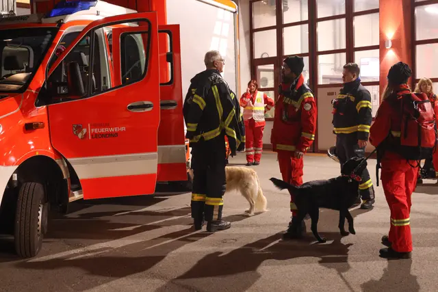Such- und Rettungshunde waren bei der Suche nach dem 38-Jährigen unter anderem im Einsatz.  | Foto: laumat/Matthias Lauber