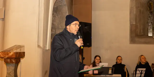 Gemeinderat Herbert Stuxer eröffnete. | Foto: cine-motion.at / R. Ivanek