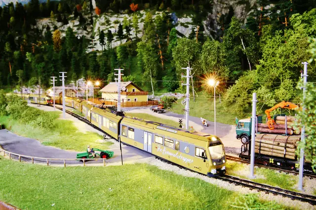 Die Mariazellerbahn mit Panoramawagen dreht im Modellformat in Hart bei Graz ihre Runden. | Foto: Kaufmann
