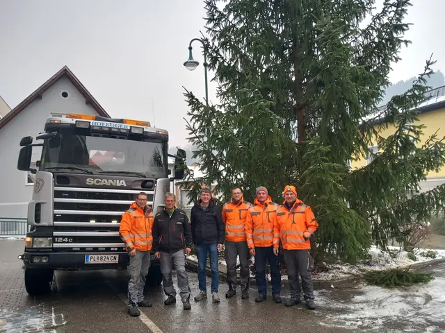 Hermann Eigelsreiter, Gerald Hofegger (Firma Erdarbeiten Hofegger), Bgm. Herbert Winter, Werner Swatek, Rene Aigelsreiter und Bauhofleiter Anton Winter  | Foto: Marktgemeinde Frankenfels