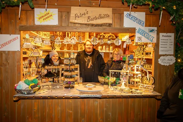 Stefanie und Petra Zimmermann mit männlicher Unterstützung. | Foto: cine-motion.at / R. Ivanek
