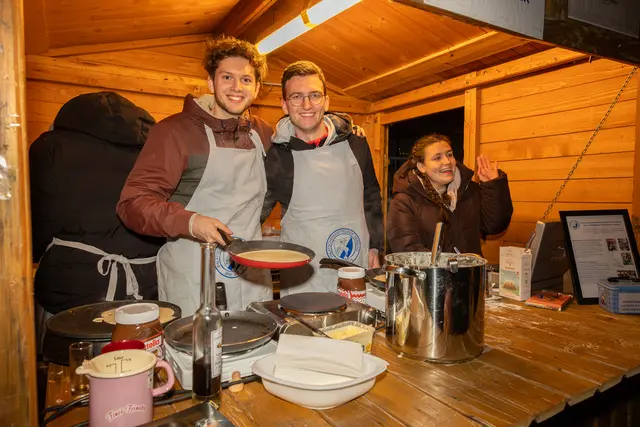 Palatschinken-Schupfstaatsmeister 2025 - David Hamp und Gabriel Marteau und David Hamp (vlnr). | Foto: cine-motion.at / R. Ivanek