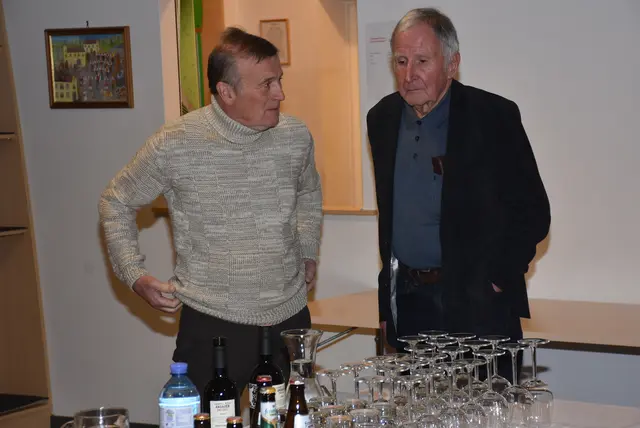 Die Cellistin und Singer-Songwriterin Marie Spaemann und der Akkordeonist Christian Bakanic waren zu Gast beim Kulturverein Waldhausen. Die Besucher waren begeistert.  | Foto: Zinterhof