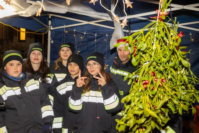 Diese Mannschaft der Feuerwehrjugend betreute den 2. Stand. | Foto: cine-motion.at / R. Ivanek