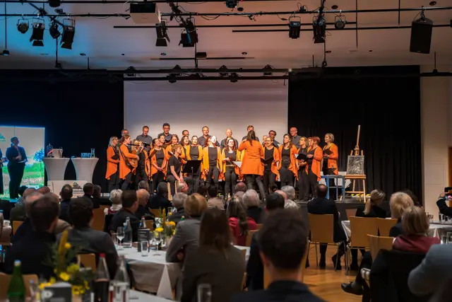 Einige musikalische Schmankerl von Ferrobrass aus Windhag und dem Chor inwendig woarm aus Reinsberg (hier im Bild) wurden den Festgästen geboten. | Foto: eisenstrasse.info