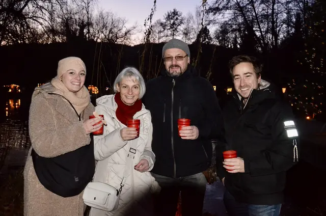 Cornelia, Sabine, Alfred und Patrick Bitterman genossen das vorweihnachtliche Ambiente im Naturpark Seebenstein. | Foto: Elisabeth Peinsipp