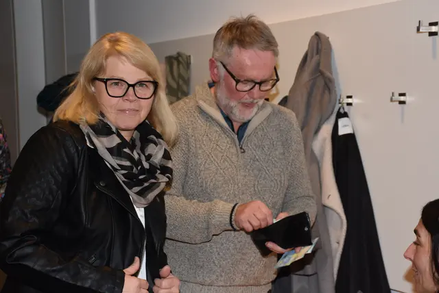 Die Cellistin und Singer-Songwriterin Marie Spaemann und der Akkordeonist Christian Bakanic waren zu Gast beim Kulturverein Waldhausen. Die Besucher waren begeistert.  | Foto: Zinterhof